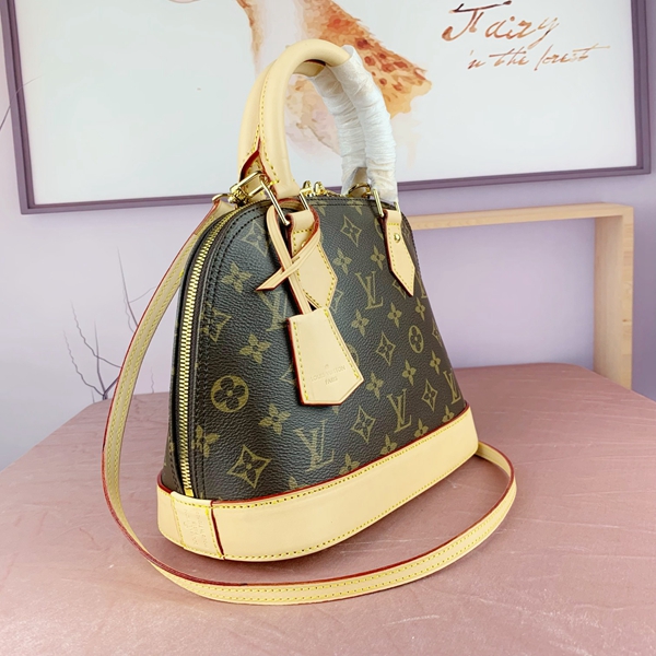 ルイヴィトンバッグ背面デザイン